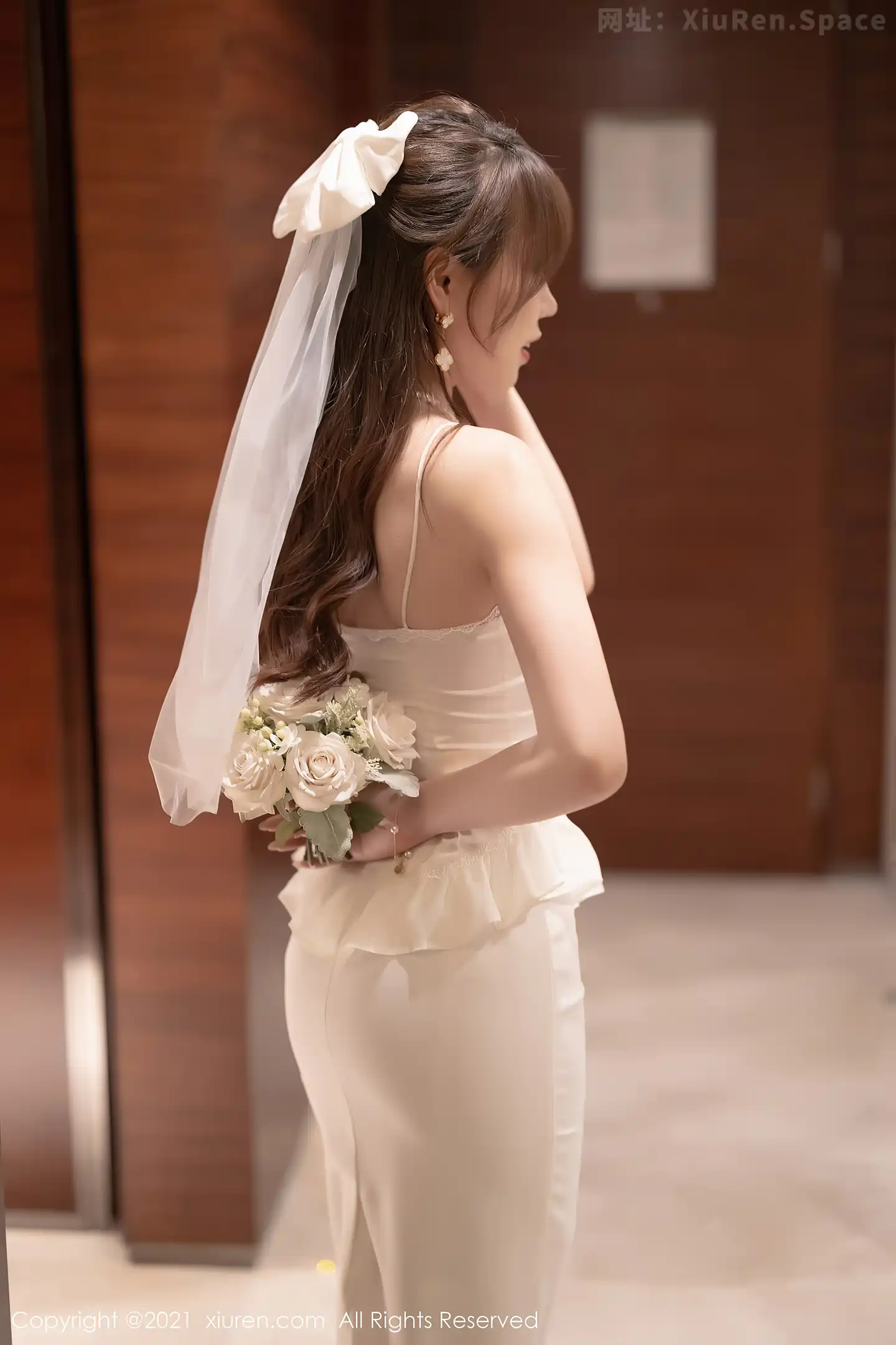 图片[3]-[XiuRen秀人网]VOL.4269 女神芝芝Booty私房薄透新娘服饰配白丝吊袜秀惹火身材诱惑写真100P-秀人网官方网站